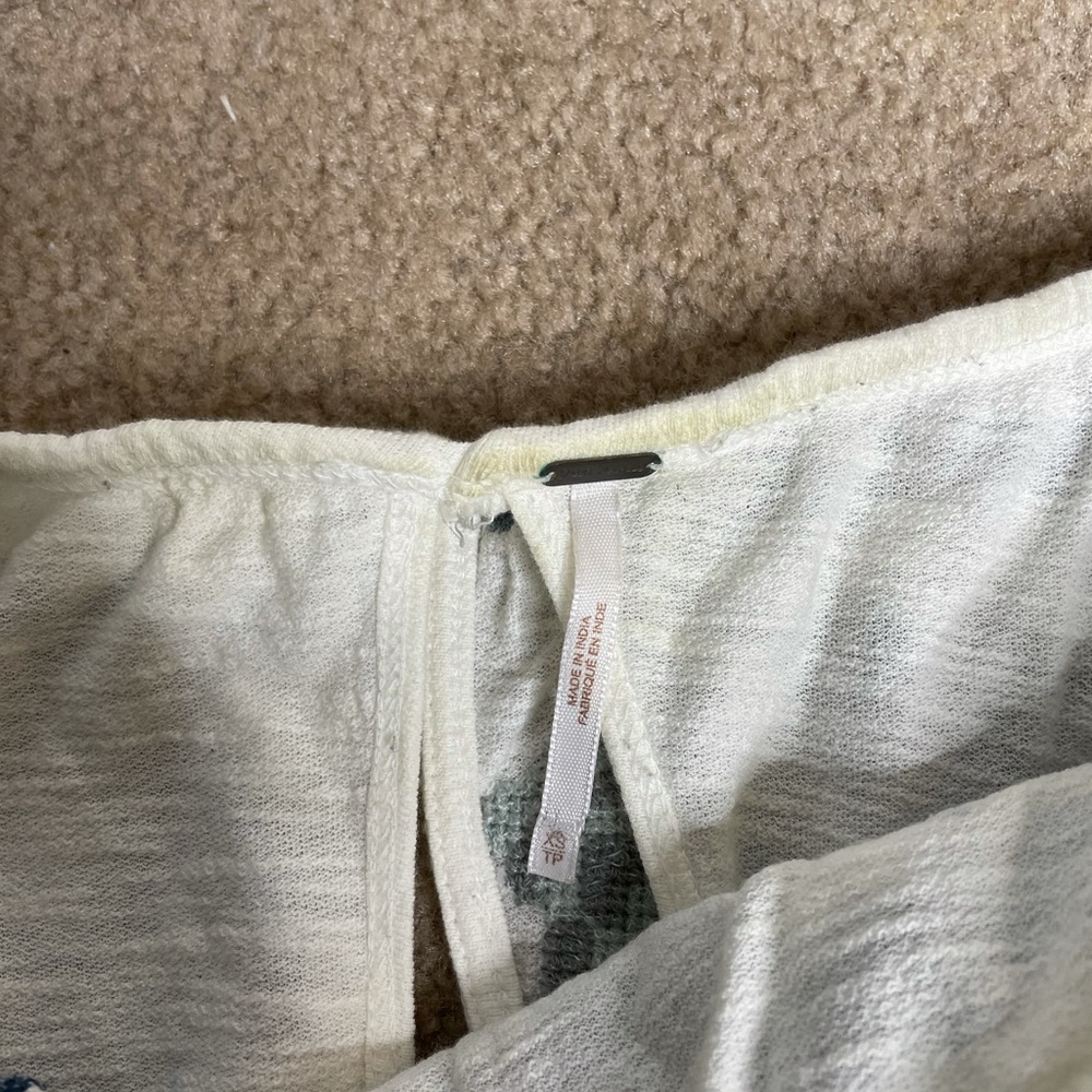 Free people to the left embroidered top - Picture 4 of 6